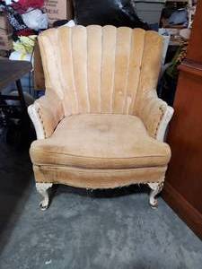 lot 1495 image: Vintage Wing back Chair