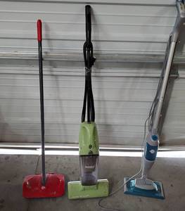 lot 1505 image: Red Devil, Eureka sweeper