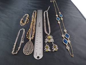 lot 1619 image: Costume jewelry necklaces and bracelets