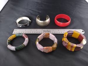 lot 1623 image: 6 - Rings