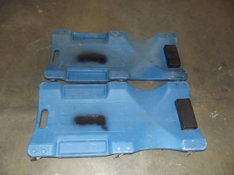 lot 9032C image: Lot of 2 Mechanic Creepers