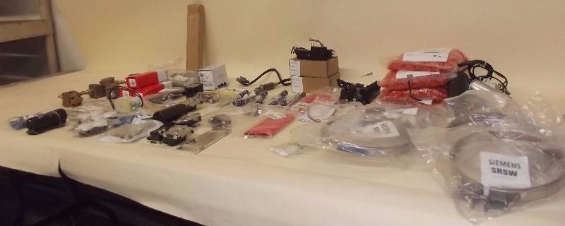 lot 9039 image: Lot of Misc Electrical Components