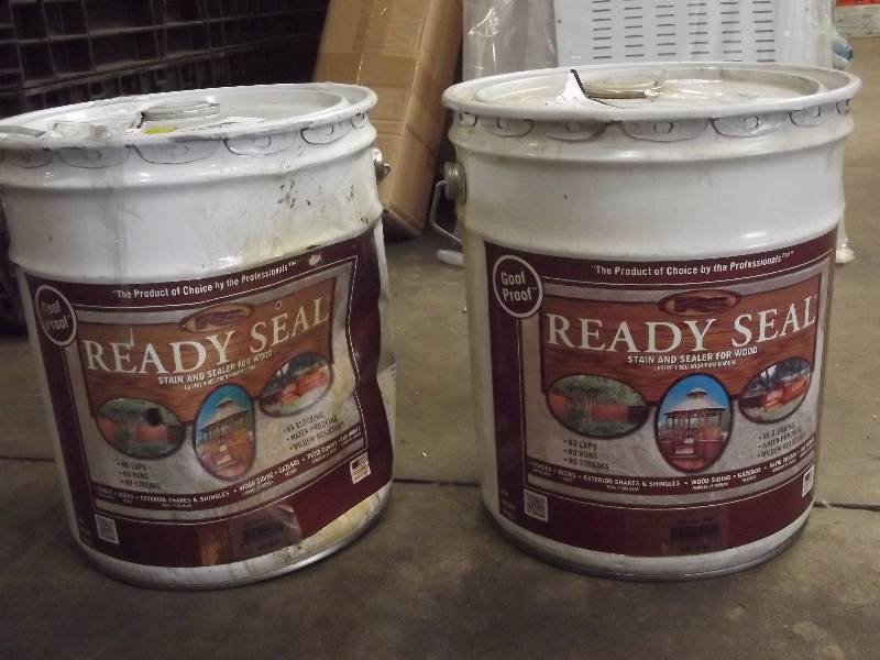 lot 9092 image: Lot of 2 Ready Seal Stain and Sealer for Wood
