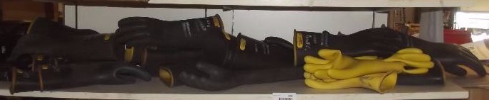 lot 9093 image: Lot of Lesco Gloves