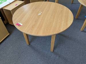 lot 27507 image: Kids 36 Diameter Dining Table