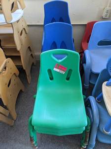 lot 27516 image: (10) Kids Stackable Chairs