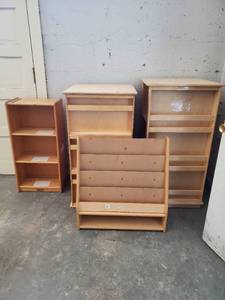 lot 27532 image: Assorted Childrens Furniture