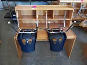 lot 27545 image: Childrens Learning Desk With 2 Chairs