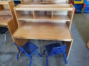 lot 27547 image: 41in x 24in Childrens Learning Desk