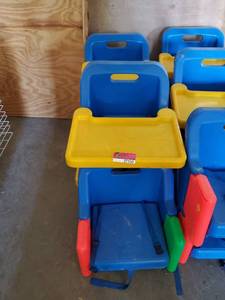 lot 27550 image: (5) Childrens Booster Seats