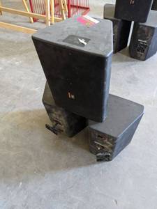 lot 27556 image: JBL Speakers set of 3