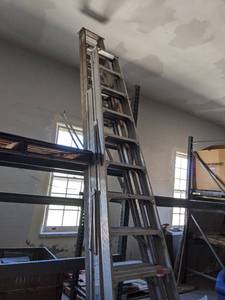 lot 27564 image: 3 Ladders