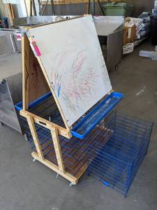 lot 27570 image: Childrens Art Station