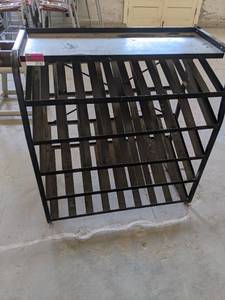 lot 27581 image: 6 Shelf Magazine Rack