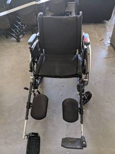 lot 27586 image: Drive Wheelchair with leg extensions