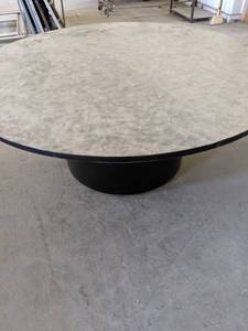 lot 27593 image: 6 Round Table