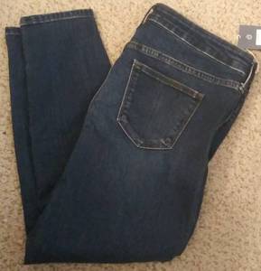 lot 2602 image: Womens Mid-Rise Skinny Jeans - Universal Thread Dark Wash 12 Short, Blue