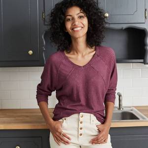 lot 2656 image: Womens Ribbed Long Sleeve Knit Top - Knox Rose Wine XS, Red
