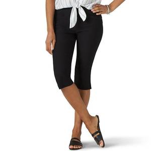 lot 2720 image: Lee Womens Solid Slim Fit Pull On Capri
