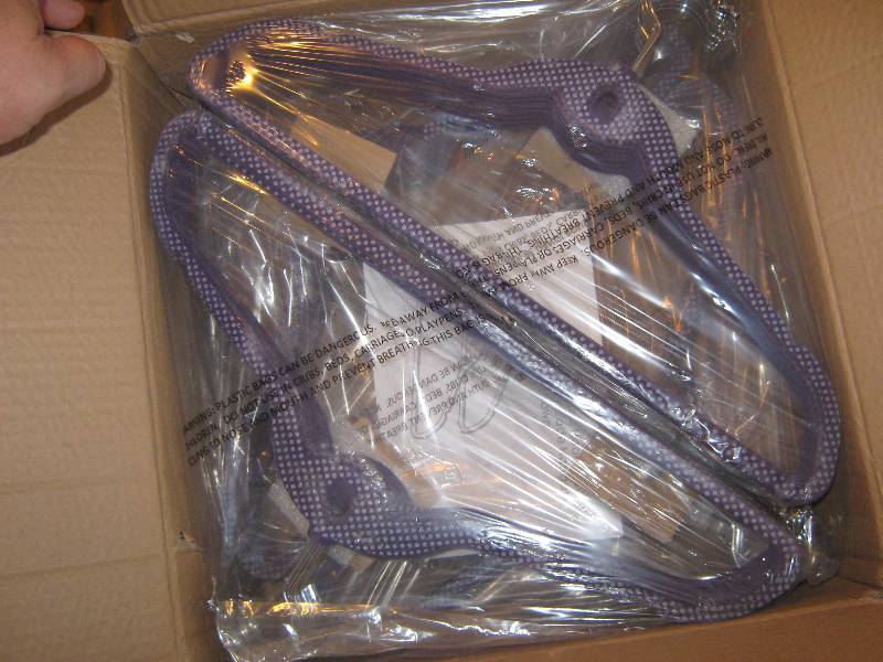lot 5001 image: Case of non slip purple polka dot felted hangers 40 count box