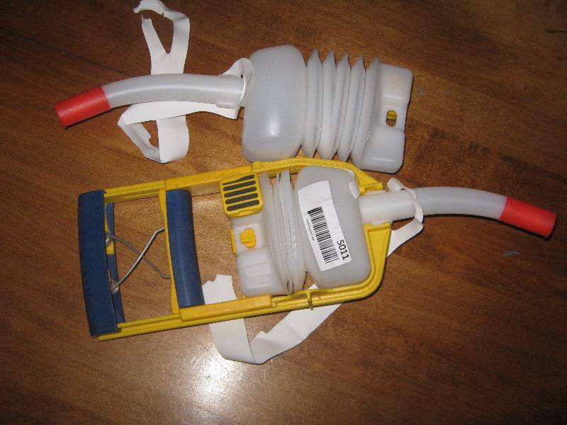 lot 5011 image: V-Vac manual Suction Unit with 2 cartridges