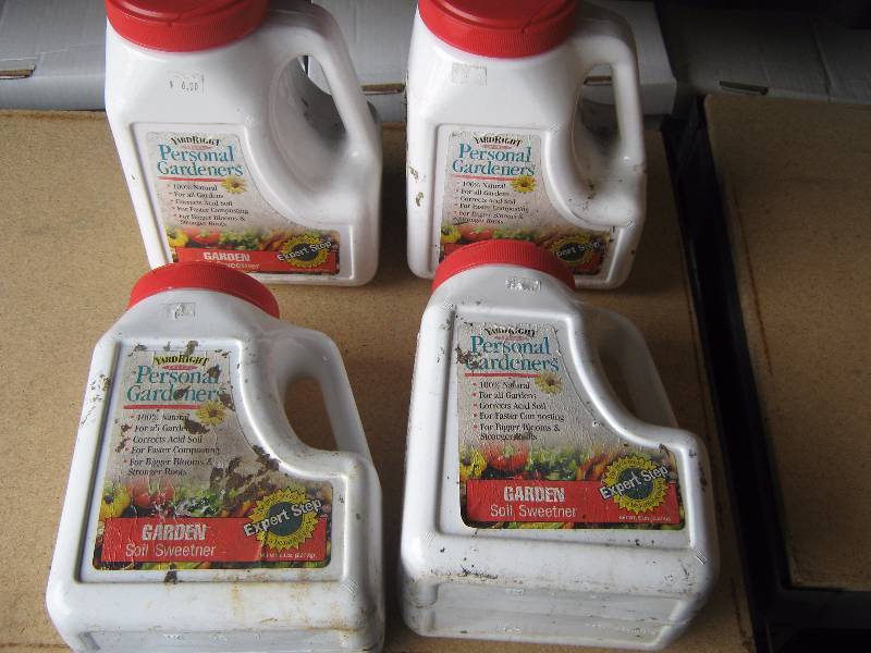 lot 5103 image: 4 ct. lot Yard Right Select Garden Soil Sweetener 5 lb. jug
