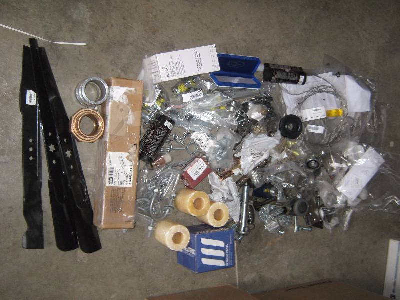 lot 5124 image: Large lot of general merchandise for resale