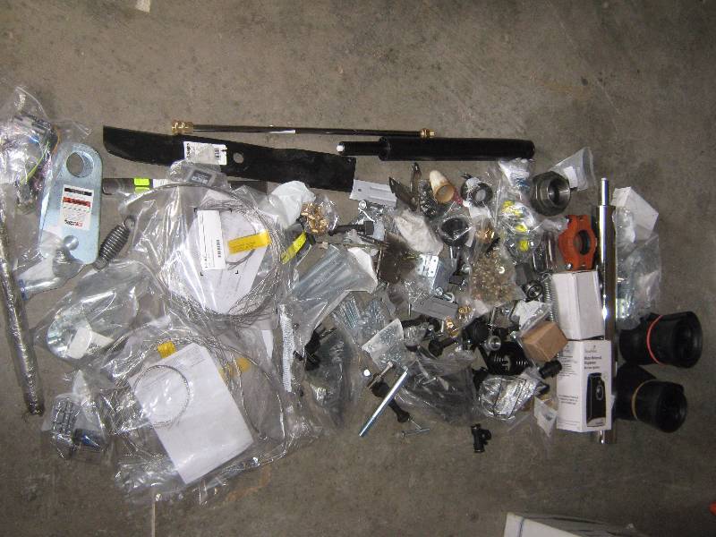lot 5125 image: Large lot of general merchandise for resale