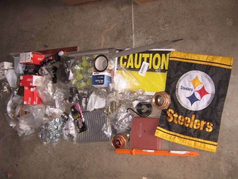 lot 5126 image: Large lot of general merchandise for resale
