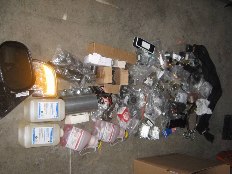 lot 5127 image: Large lot of general merchandise for resale