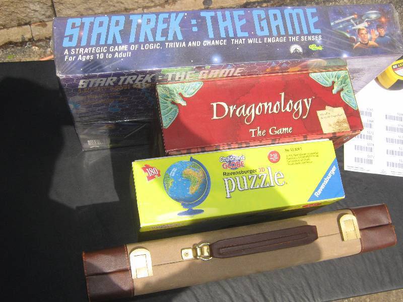 lot 5162 image: 4 ct. lot board Games Star Trek Collectors edition, Dragonology, Backgammon, Ravensburger 3-D Globe Puzzle