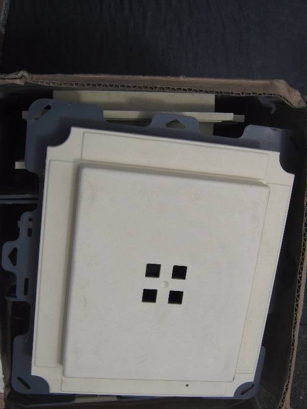 lot 5172 image: 6 ct. pkg Exterior Accents Standard mounting Block 7-12 x 8-12 Adobe Cream