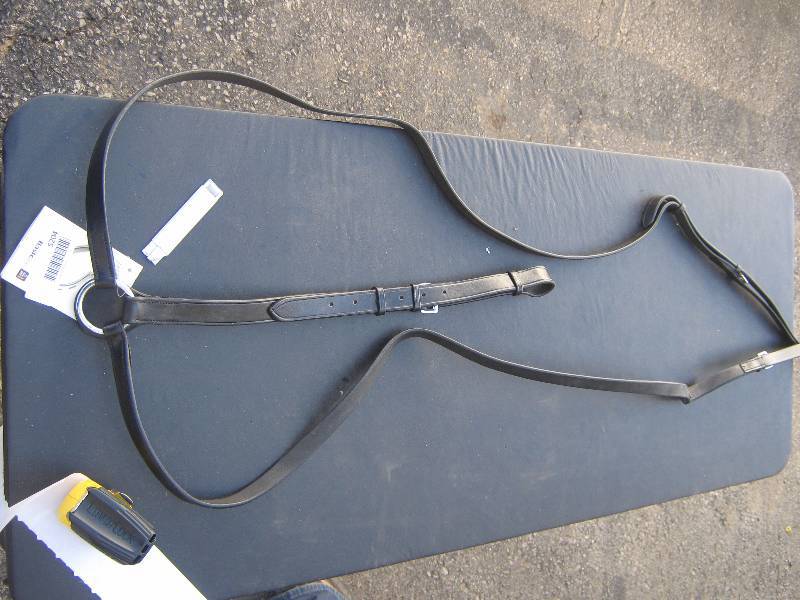 lot 5204 image: Basic Line Horse tack