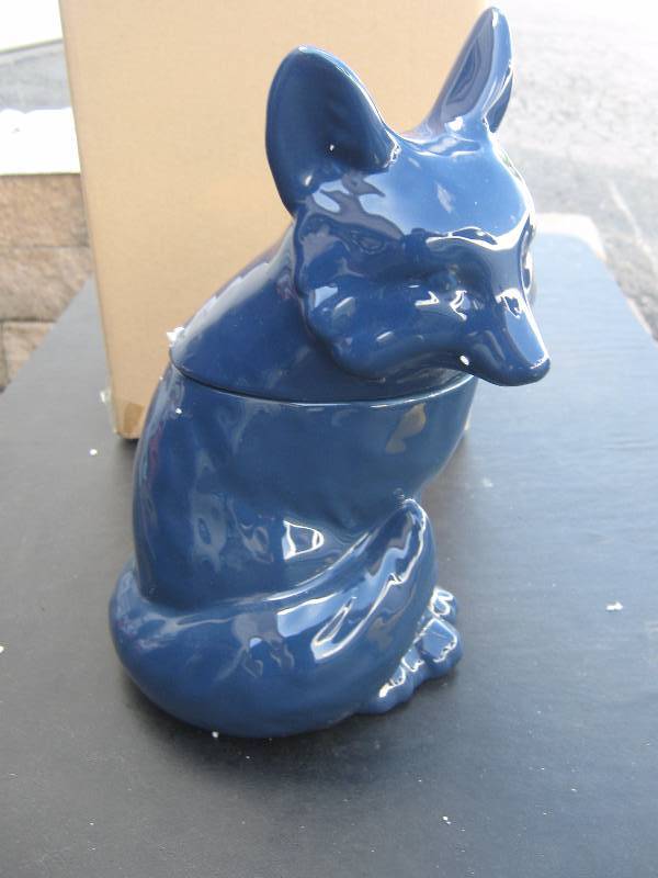 lot 5222 image: Threshold Stoneware Cookie Jar, Blue Fox