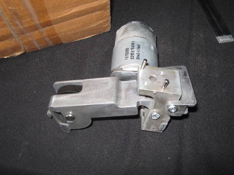 lot 5239 image: Hewlett Packard C5956-67637 SVC Assy Carriage Drive Motor with Bracket