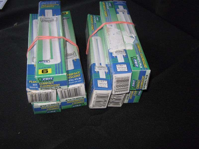 lot 5253 image: 10 ct. lot Fleit Compact Florescent PL9  9 Watt Bulbs