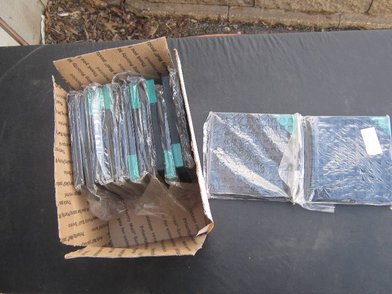 lot 5269 image: 16 ct. lot anti-vibration rubber squares 6 x 6
