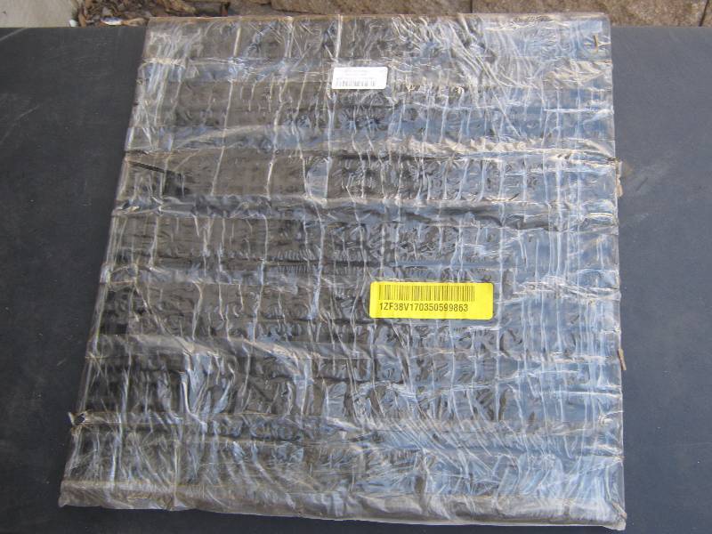 lot 5274 image: Large Anti-vibration mat 18 x 18 x 34 thick