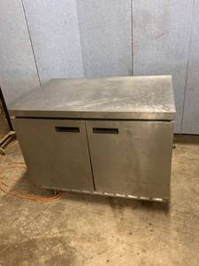 lot 1579 image: Delfield 48 worktop cold table