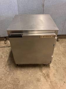 lot 1580 image: Beverage Air undercounter cooler