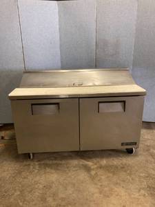 lot 1584 image: 60 True Refrigerated Sandwich Prep Table