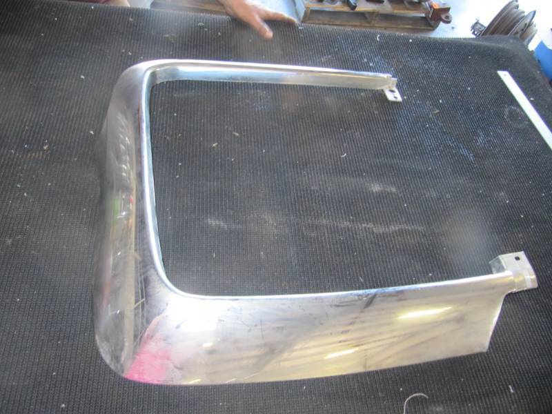 lot 1568 image: 12 GRILL BRACKET Freightliner