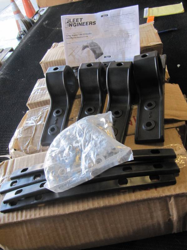 lot 1029 image: NEW Fleet Engineers Mounting Poly Support Set For Full or Half Fenders