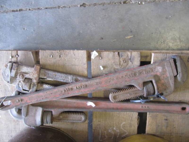 lot 1163 image: 3 pipe wrenches 2)  24  & 1)  18