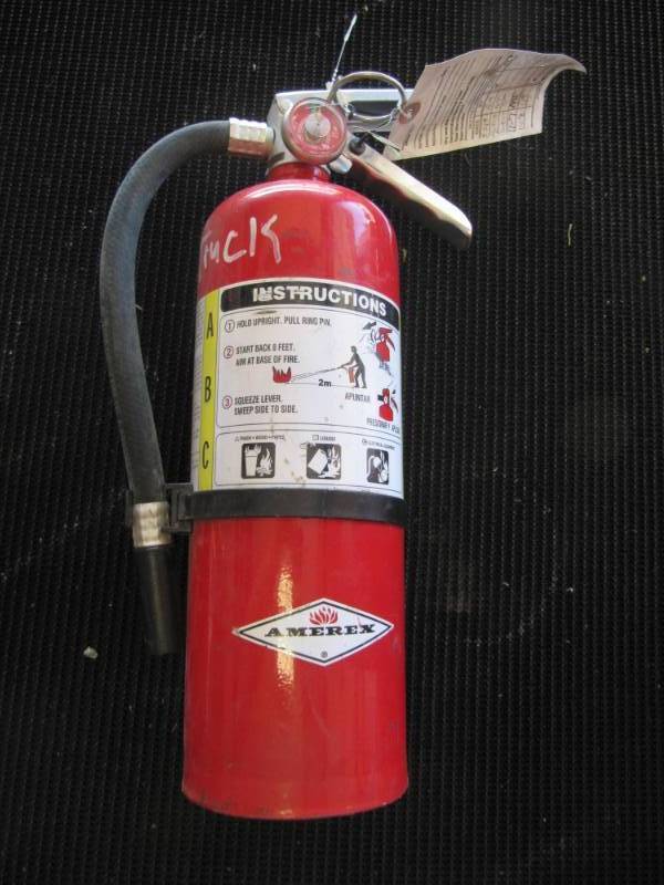 lot 1531 image: 8 Lb Fire Extinguisher Fully charged