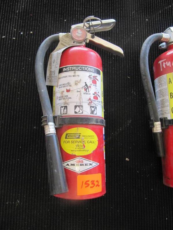 lot 1532 image: 8 LB  Fire Extinguisher Fully charged