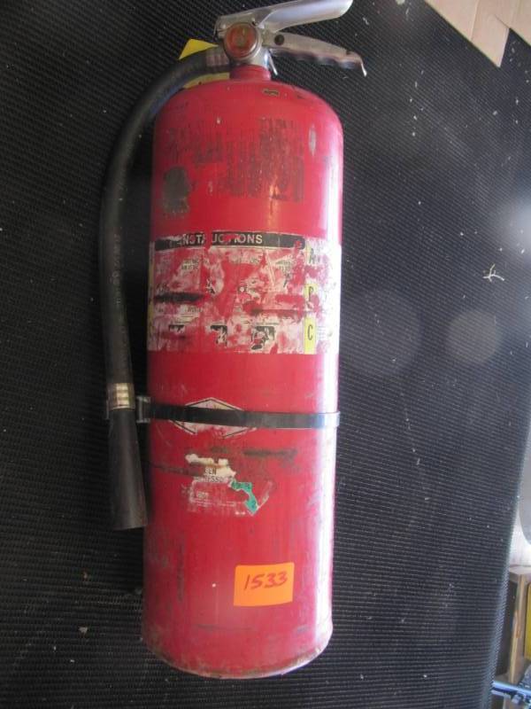lot 1533 image: 34 LB  Fire Extinguisher Fully charged