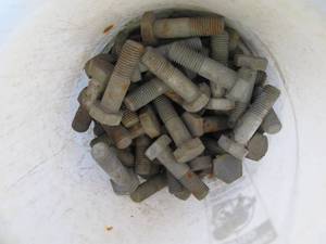 lot 5027 image: 48 LB. BUCKET OF #A325N BOLTS
