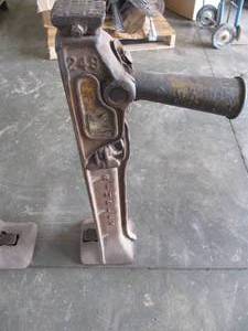 lot 5043 image: LARGE RAILROAD JACK 36 TO approx. 56 INCHES