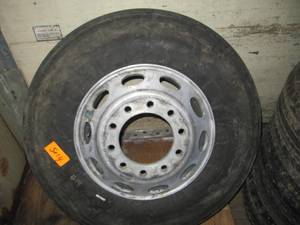 lot 5014 image: GSL Tire and Alcoa Alum Wheel .11x22.5